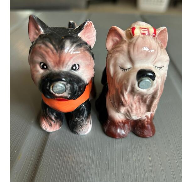 Magnetic Kissing Terrier Pups Salt And Pepper Shakers - Picture 3 of 5